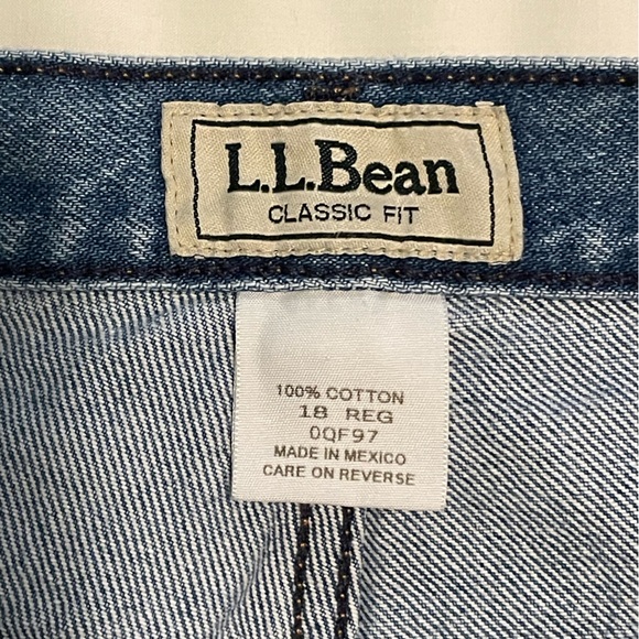 👖 LLBean Women’s Classic Fit Jeans. Straight Leg and 100% Cotton. Size 18 Reg. - Picture 12 of 14